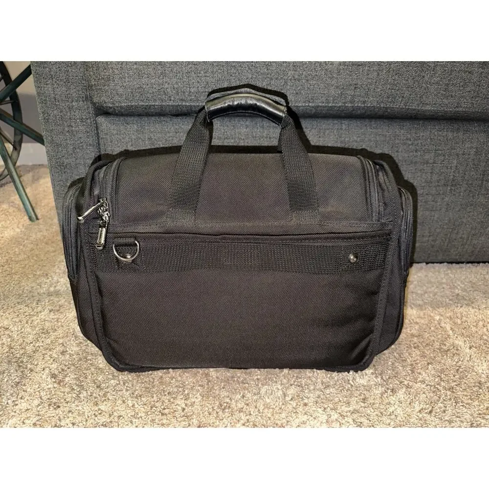 TravelPro Platinum 3 Cabin Tote Duffle Carry On Bag Weekender Shoulder Bag Black